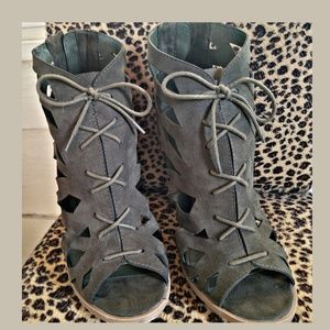 Heels green military